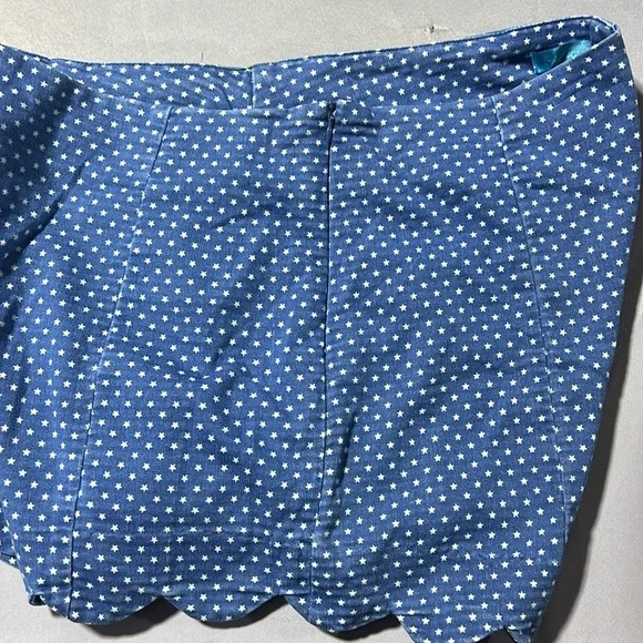 Womens shorts size L with stars and scalloped edge - Picture 8 of 9